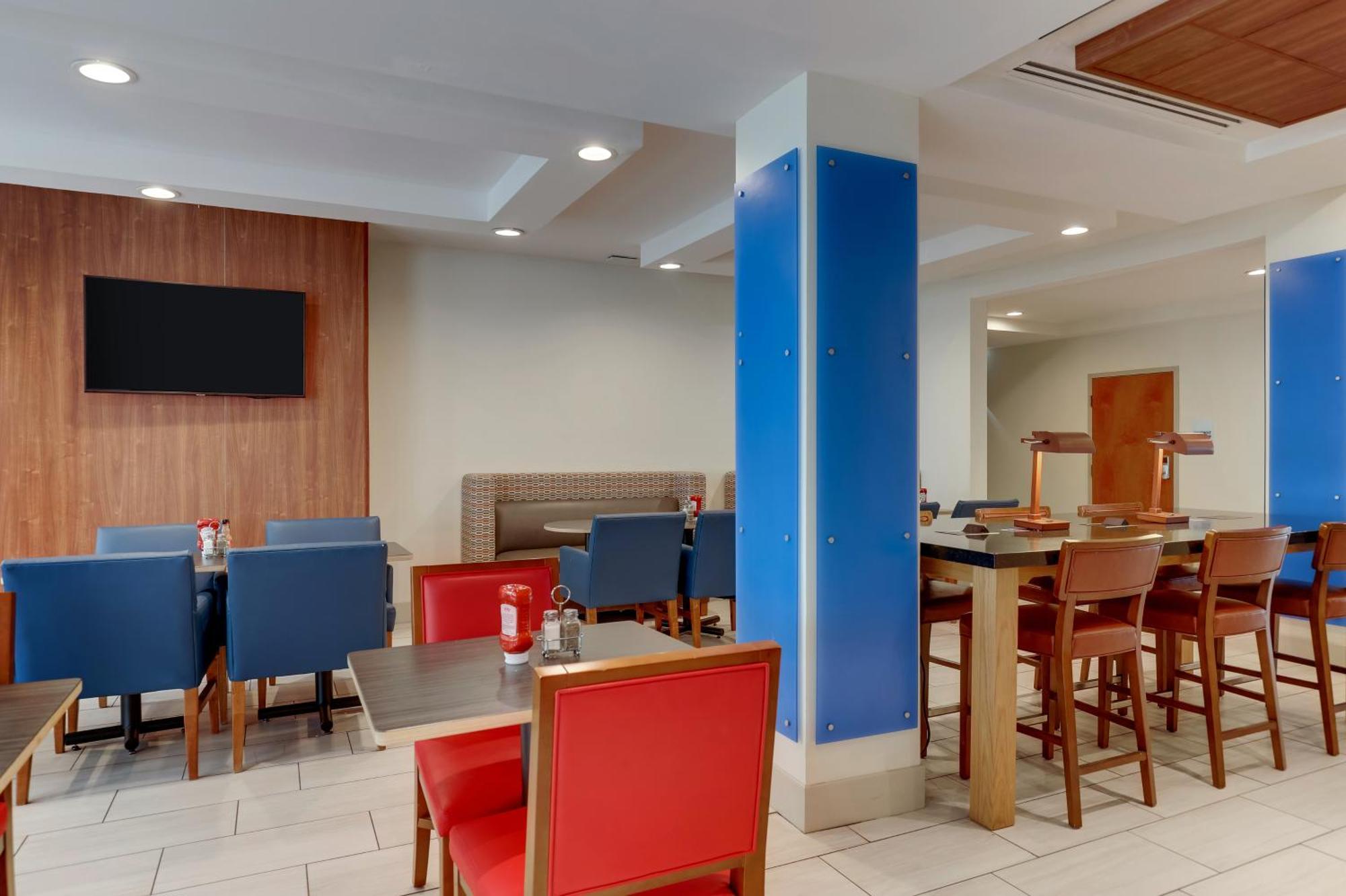 Holiday Inn Express Hotel & Suites Bryan-Montpelier By Ihg Holiday City Extérieur photo